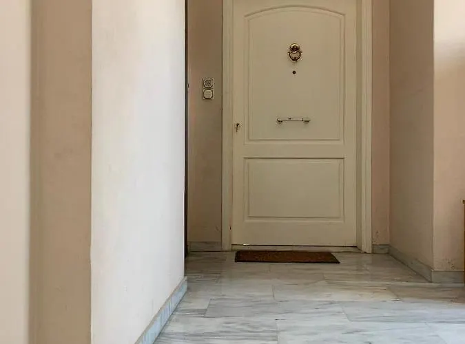 Christina_apt * La Canea